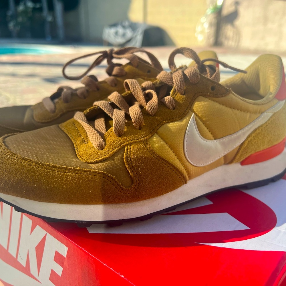 Nike